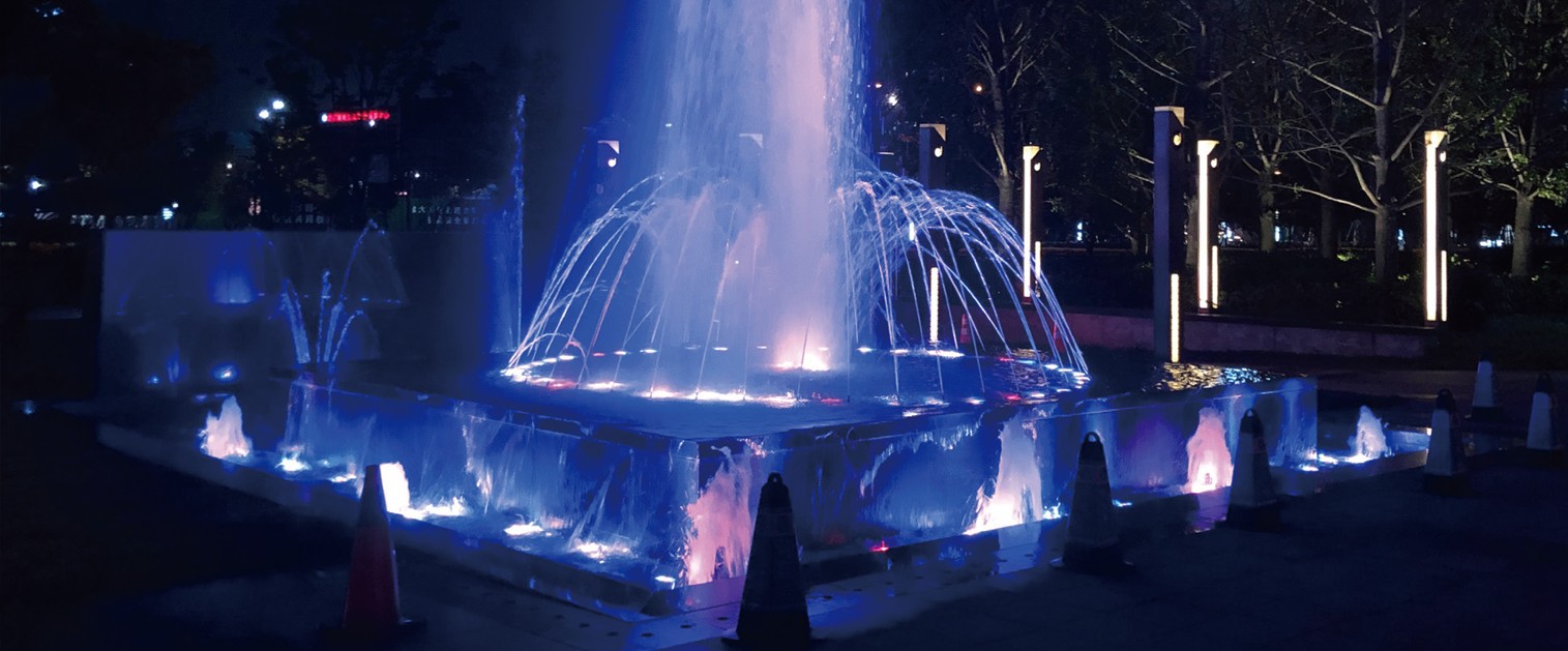 Focos acuáticos instalados en una fuente