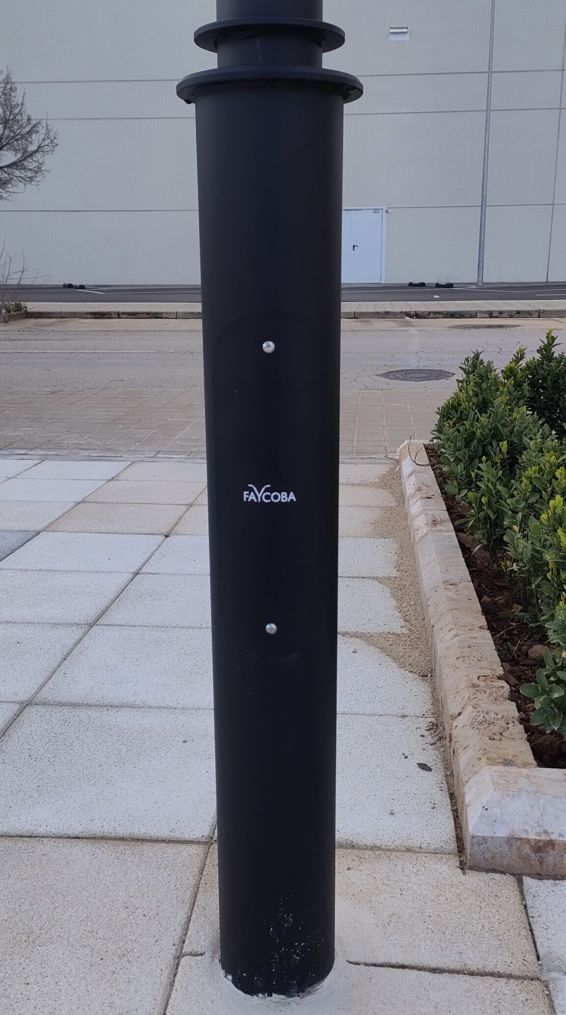 Columna Oporto OPB para iluminación exterior y alumbrado público