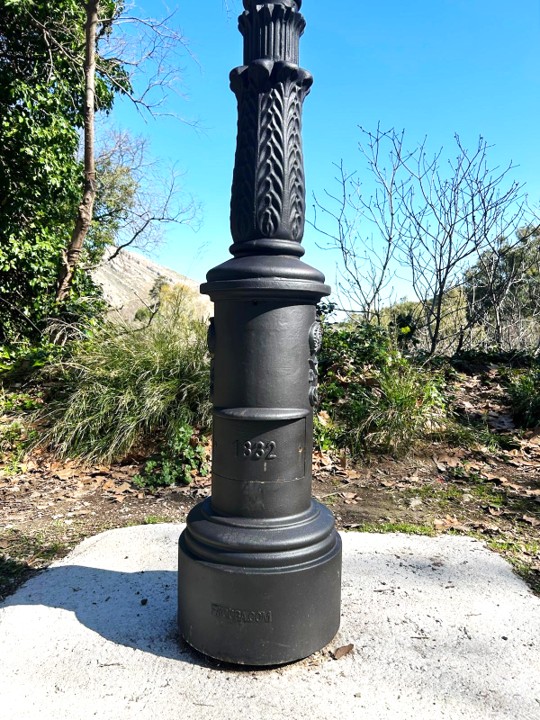 Columna Fernandina/Bailen Fundicion para iluminación exterior y alumbrado público