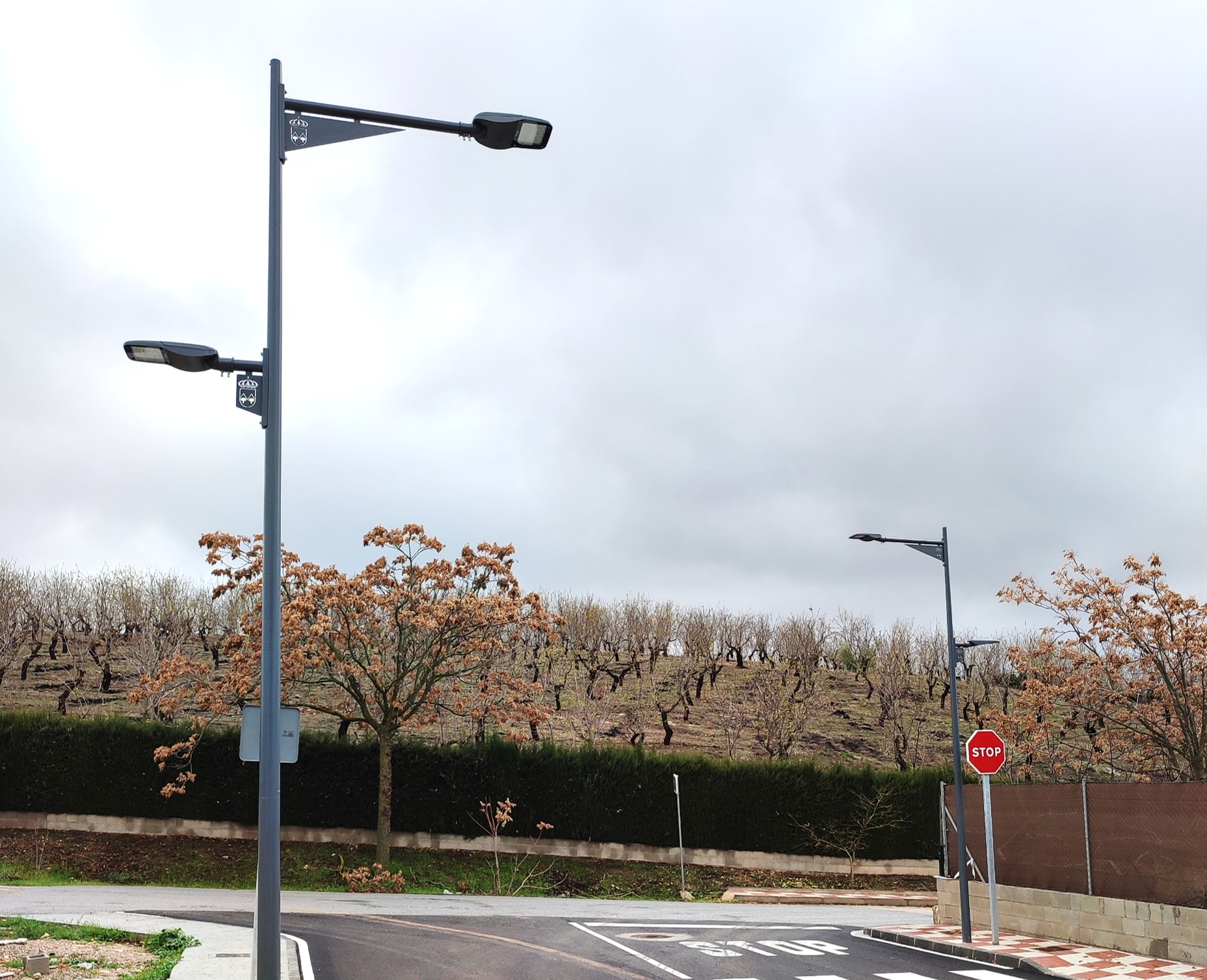 Columna Granada-Bora CLT BG1/2 para iluminación exterior y alumbrado público