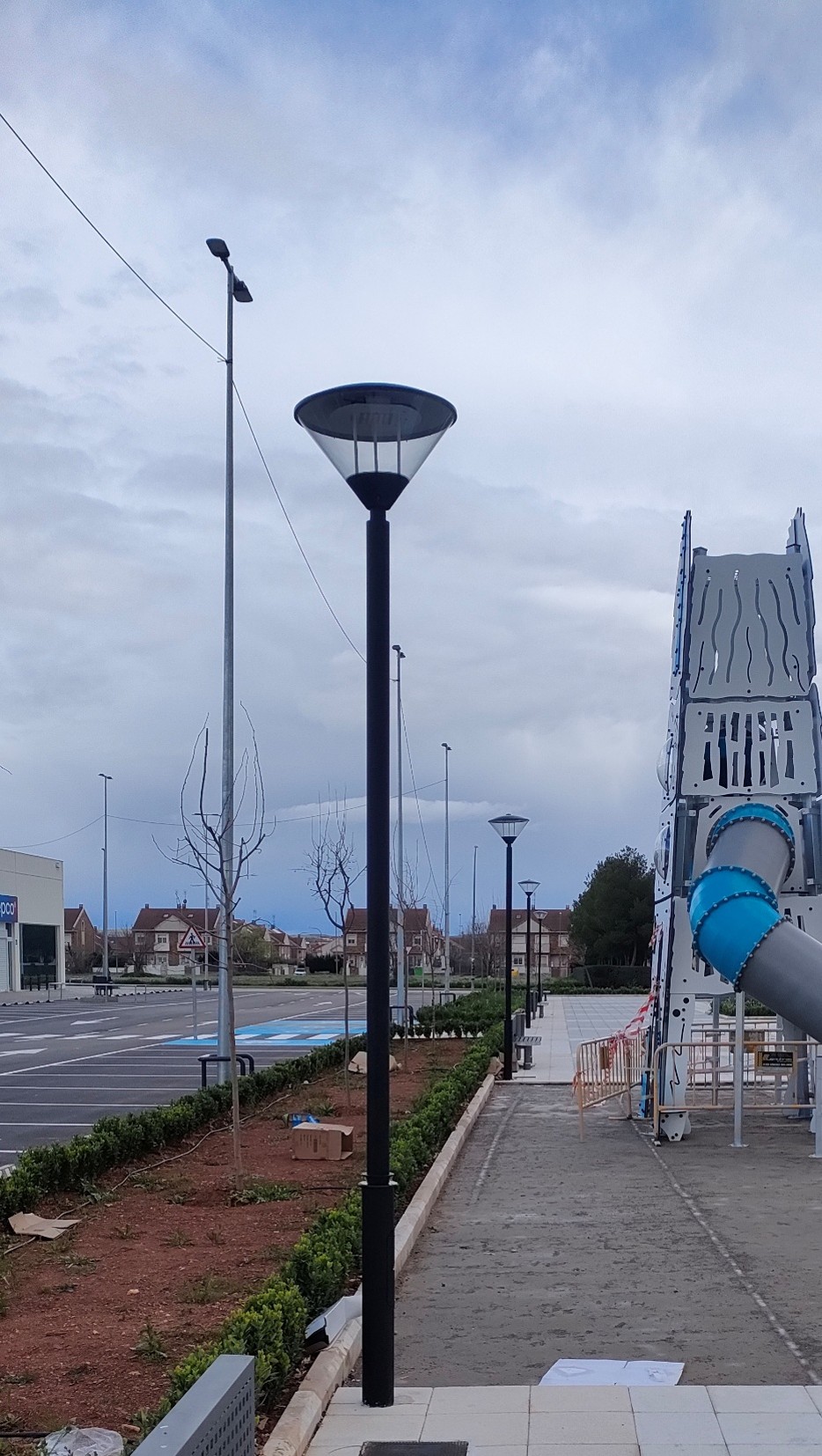 Columna Oporto OPB instalada en un parque publico