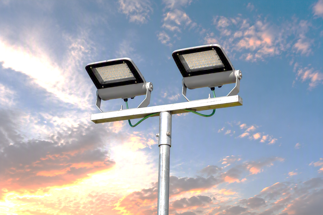 Crucetas Para Proyectores para iluminación exterior y alumbrado público